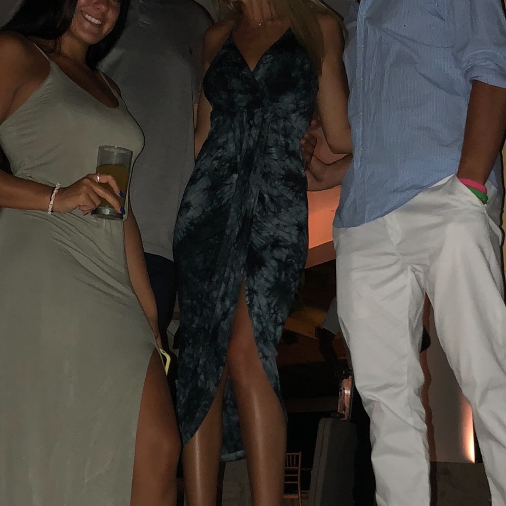 Dress - Picture 4 of 4